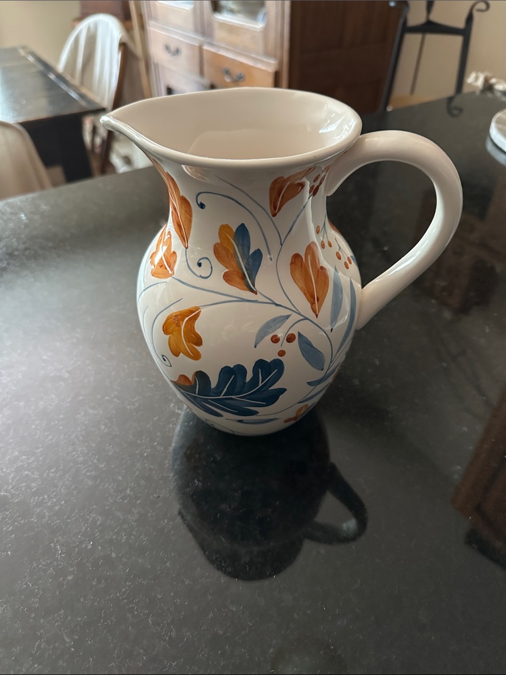 Teleflora ceramic pitcher in great condition